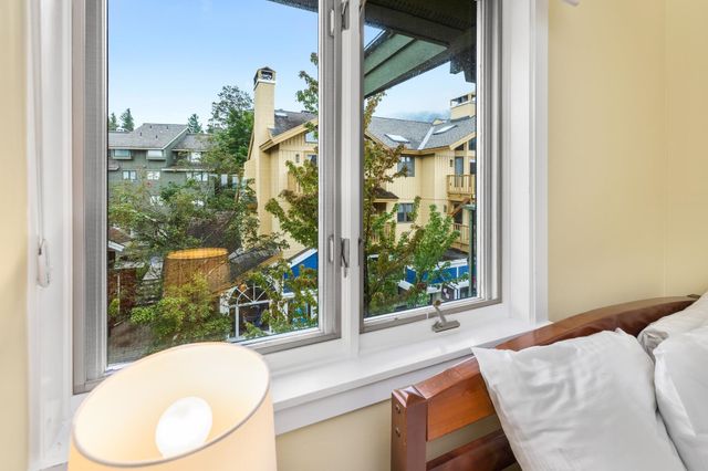 51 Village Square, Stratton, VT 05155