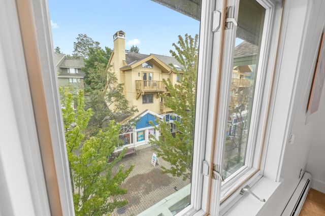 51 Village Square, Stratton, VT 05155