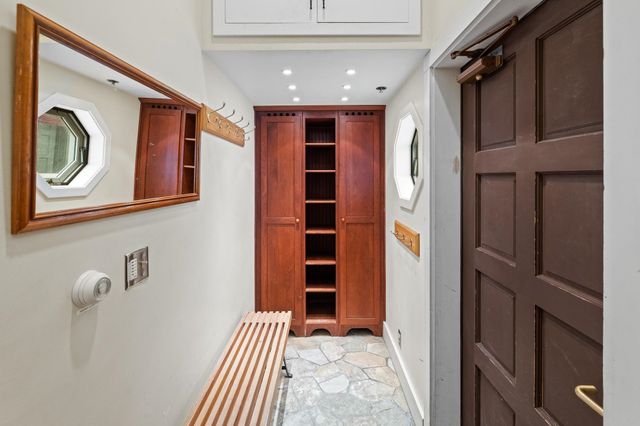 51 Village Square, Stratton, VT 05155