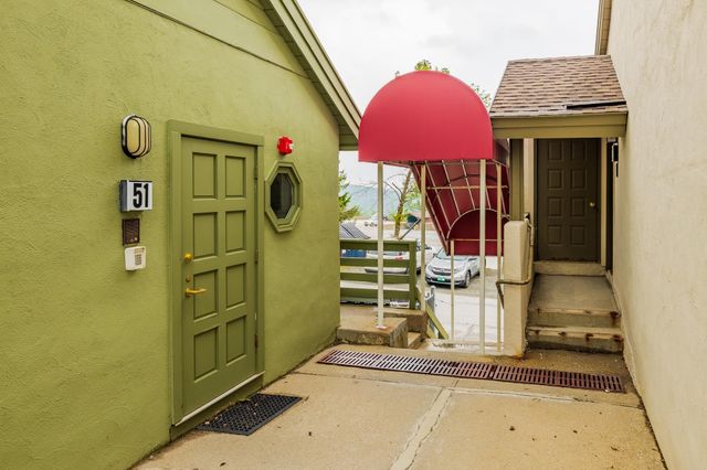 51 Village Square, Stratton, VT 05155