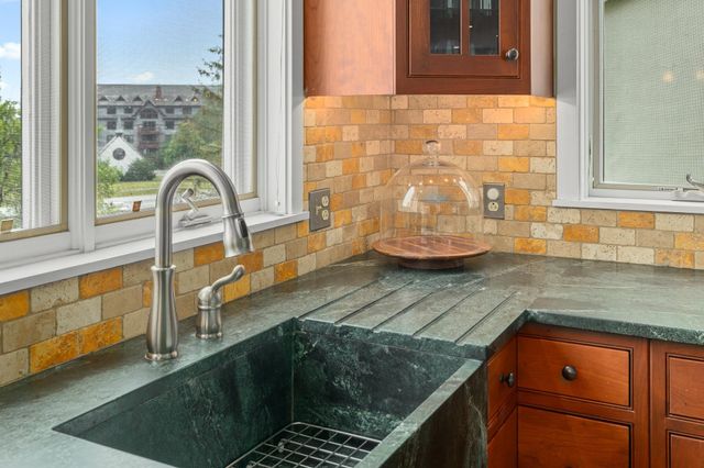 51 Village Square, Stratton, VT 05155