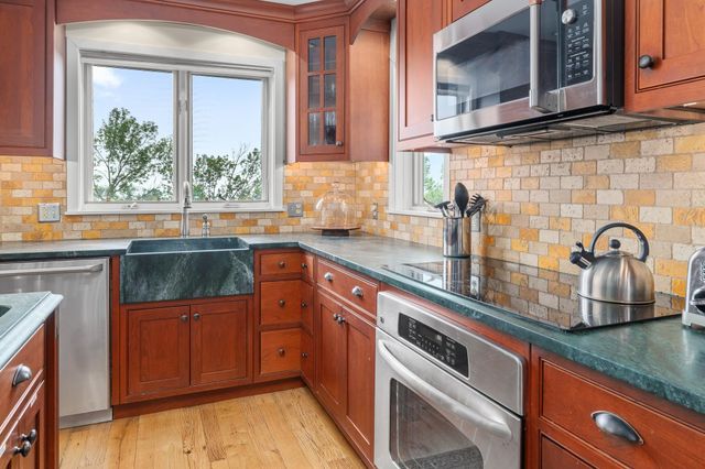 51 Village Square, Stratton, VT 05155