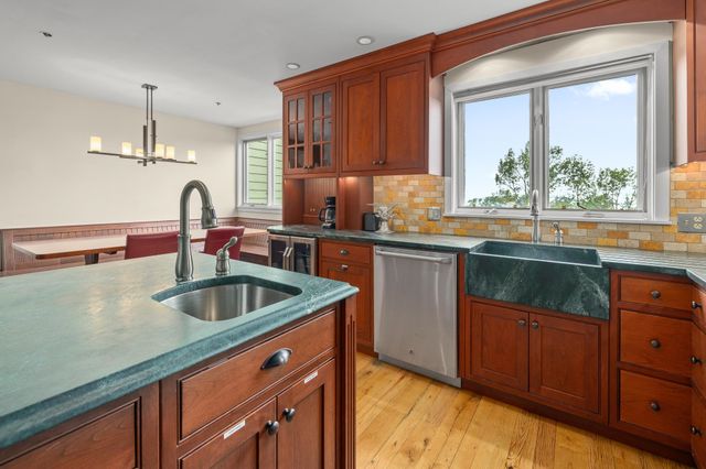 51 Village Square, Stratton, VT 05155