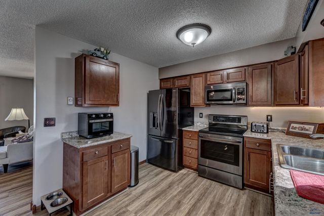 779 SEAHAWK DR, Rapid City, SD 57701