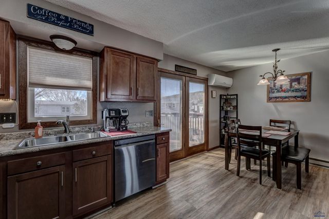 779 SEAHAWK DR, Rapid City, SD 57701