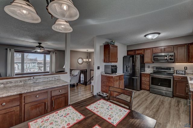 779 SEAHAWK DR, Rapid City, SD 57701