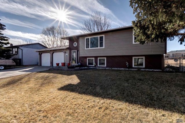 779 SEAHAWK DR, Rapid City, SD 57701