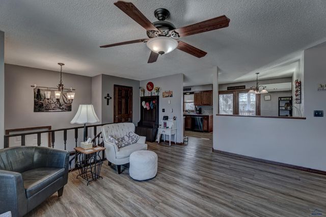 779 SEAHAWK DR, Rapid City, SD 57701