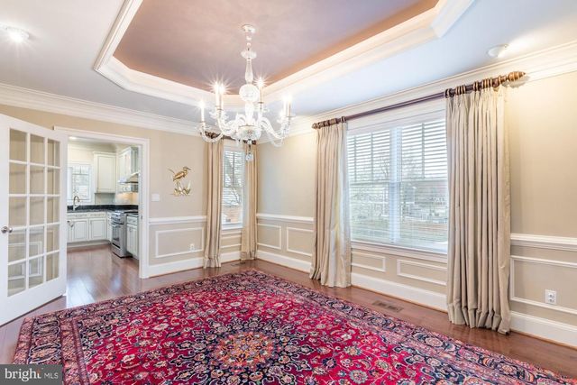 2138 PATRICK HENRY DR, Arlington, VA 22205