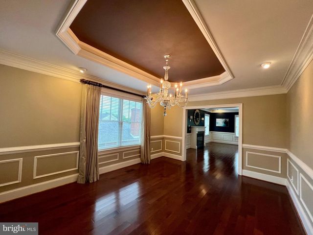 2138 PATRICK HENRY DR, Arlington, VA 22205