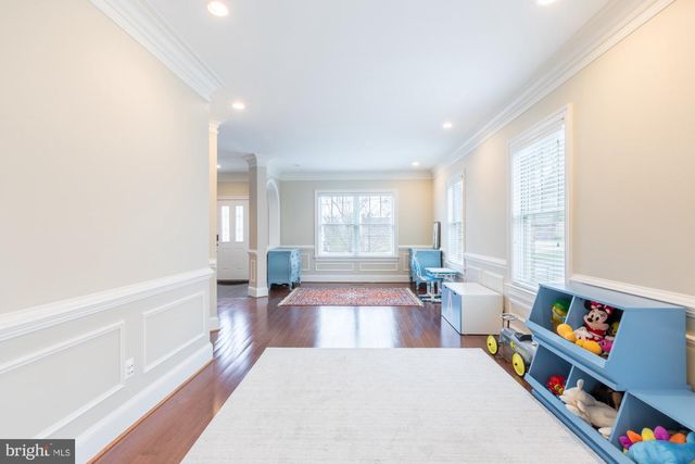 2138 PATRICK HENRY DR, Arlington, VA 22205