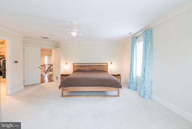 2138 PATRICK HENRY DR, Arlington, VA 22205