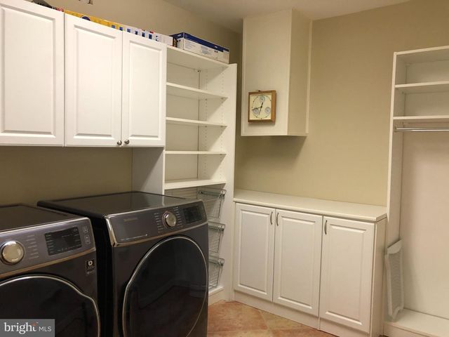 2138 PATRICK HENRY DR, Arlington, VA 22205