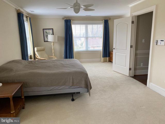 2138 PATRICK HENRY DR, Arlington, VA 22205