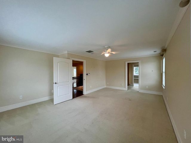 2138 PATRICK HENRY DR, Arlington, VA 22205