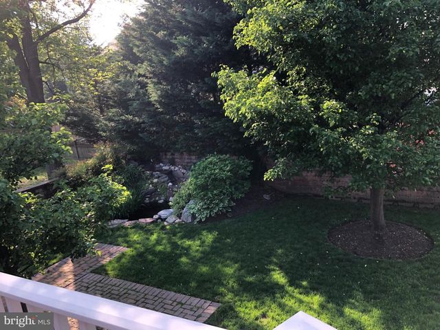2138 PATRICK HENRY DR, Arlington, VA 22205