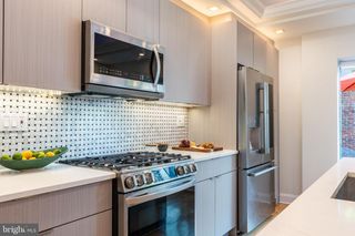 318 S 4TH ST, Philadelphia, PA 19106