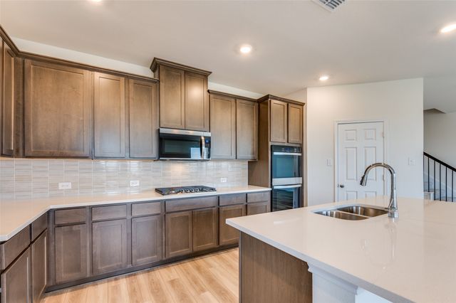 341 Fallbrook Drive, Aledo, TX 76008