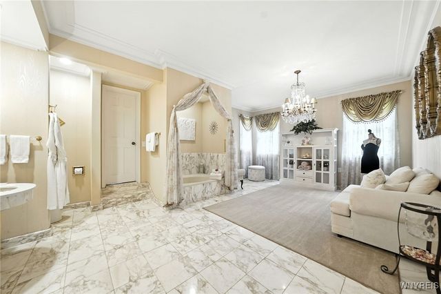 4261 Lake Shore Road, Hamburg, NY 14075