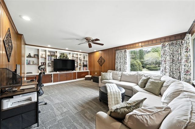 4261 Lake Shore Road, Hamburg, NY 14075