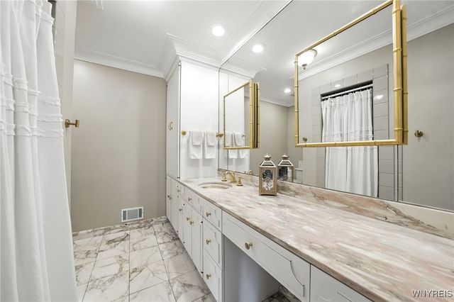 4261 Lake Shore Road, Hamburg, NY 14075