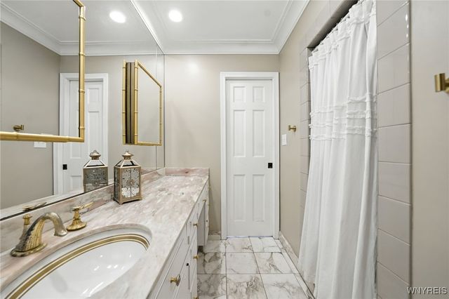 4261 Lake Shore Road, Hamburg, NY 14075