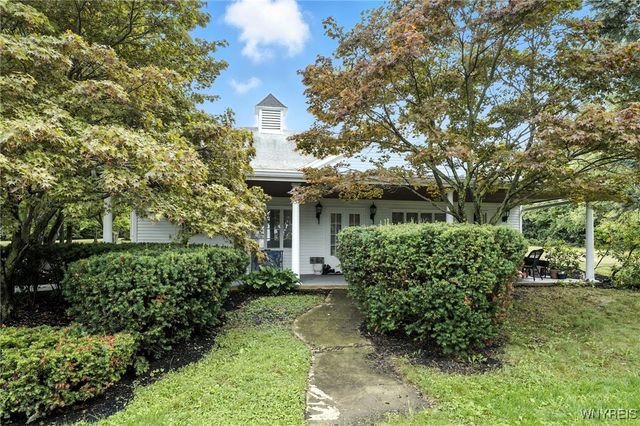 4261 Lake Shore Road, Hamburg, NY 14075