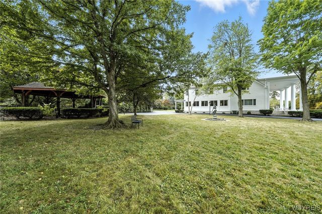 4261 Lake Shore Road, Hamburg, NY 14075