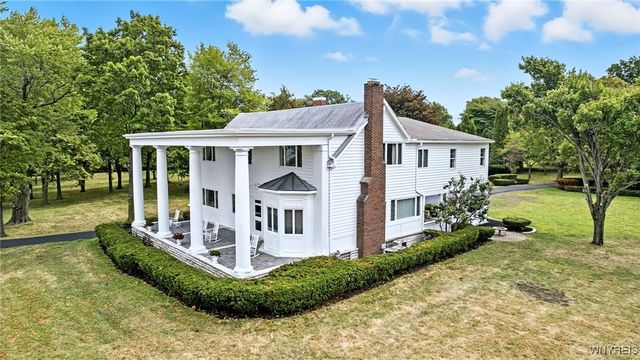 4261 Lake Shore Road, Hamburg, NY 14075