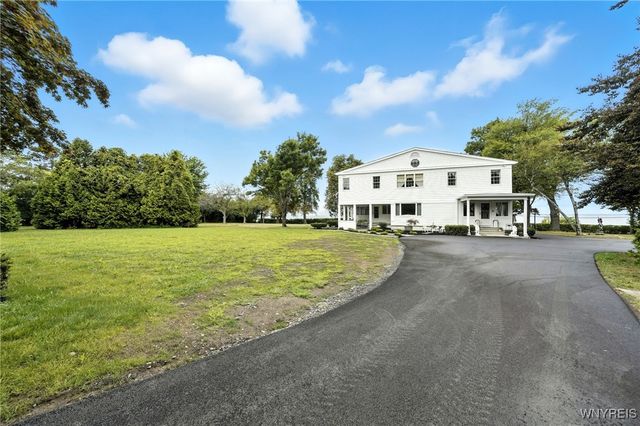 4261 Lake Shore Road, Hamburg, NY 14075