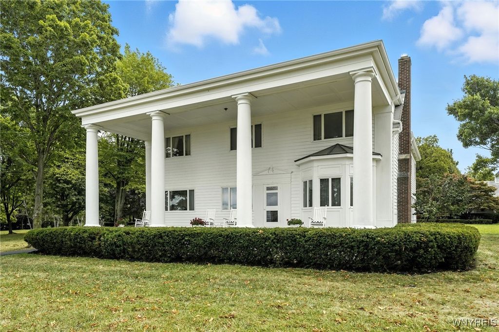 4261 Lake Shore Road, Hamburg, NY 14075