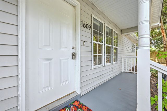 1609 Pineview Road, Charleston, SC 29407