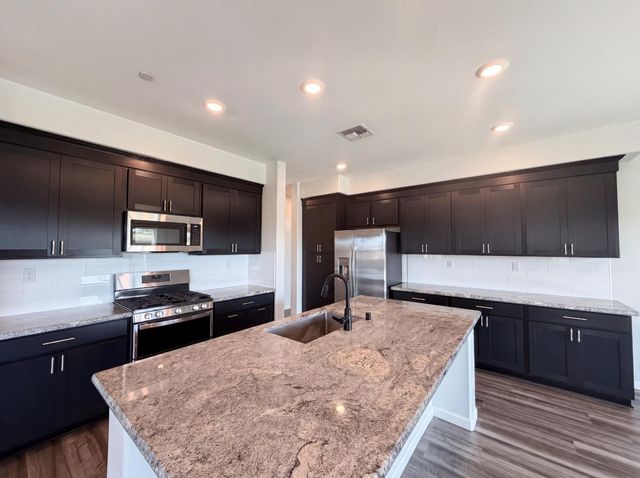 1187 Bordeaux Ct, Olivehurst, CA 95961