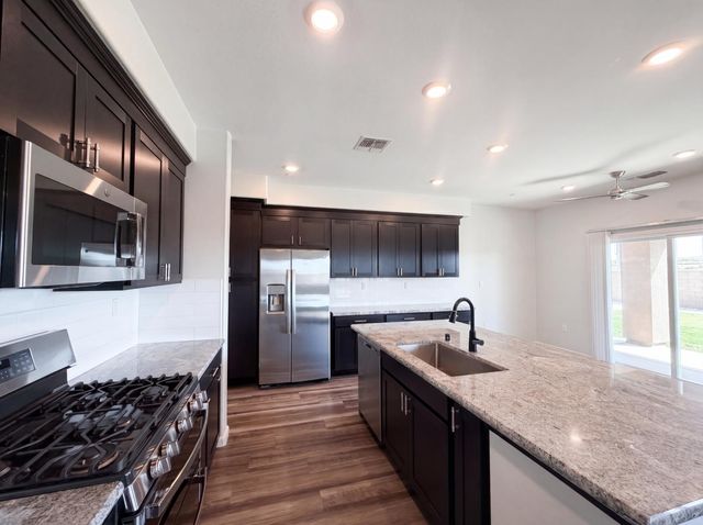 1187 Bordeaux Ct, Olivehurst, CA 95961