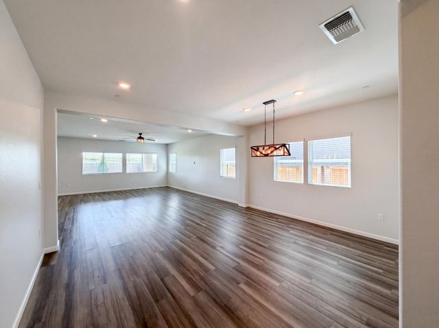 1187 Bordeaux Ct, Olivehurst, CA 95961