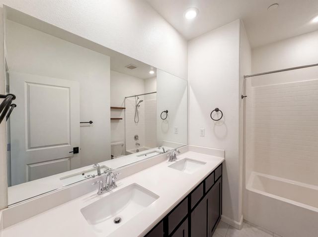 1187 Bordeaux Ct, Olivehurst, CA 95961