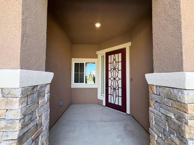 1187 Bordeaux Ct, Olivehurst, CA 95961
