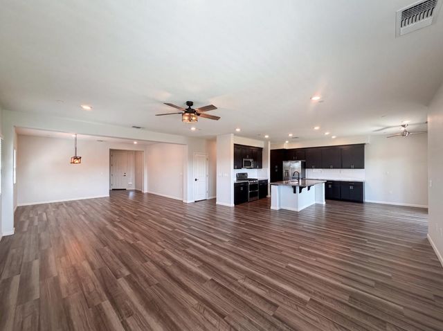 1187 Bordeaux Ct, Olivehurst, CA 95961