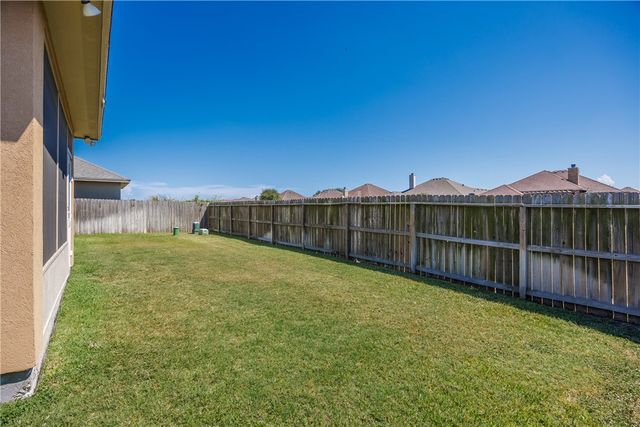5801 Montserrat Dr, Corpus Christi, TX 78414