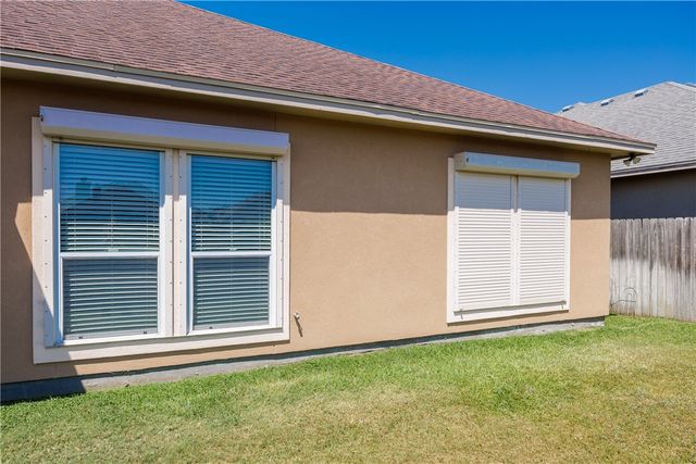 5801 Montserrat Dr, Corpus Christi, TX 78414