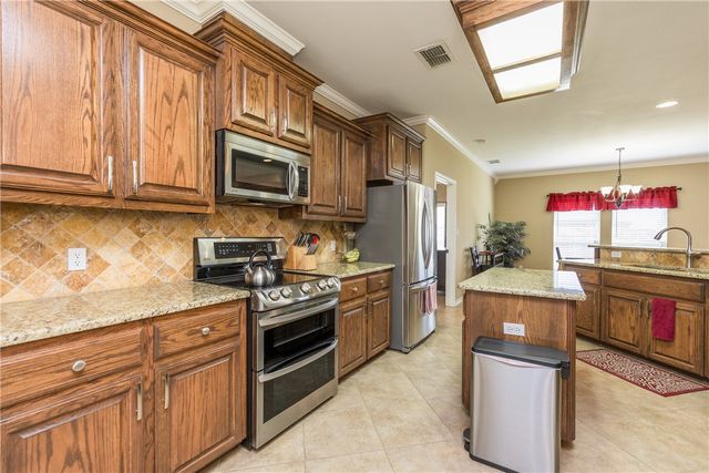 5801 Montserrat Dr, Corpus Christi, TX 78414