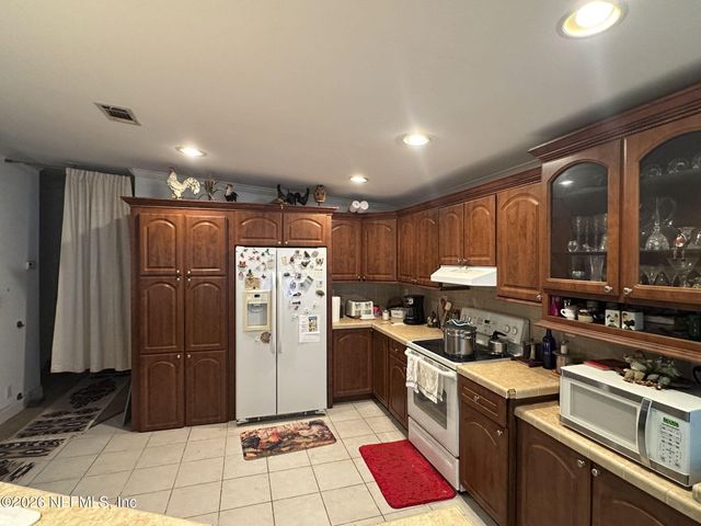 5021 PARETE Road S, Jacksonville, FL 32218