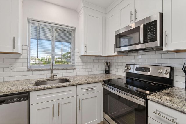 9 Garden Street 204j, Tequesta, FL 33469