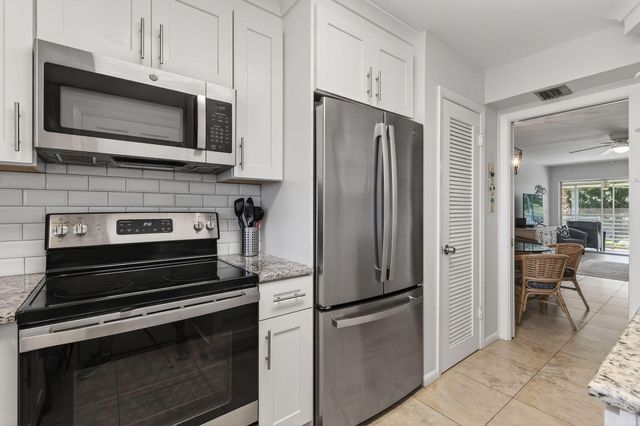9 Garden Street 204j, Tequesta, FL 33469