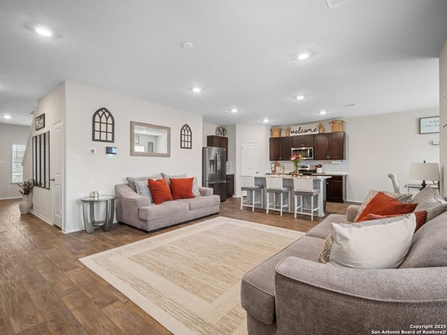 6416 Embankment, San Antonio, TX 78252