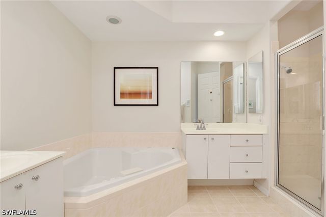 3280 Hamlet DR 4, Naples, FL 34105