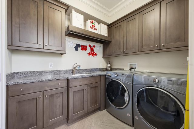 10164 CARTHAY DRIVE, Golden Oak, FL 32836