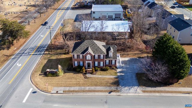 101 COUNTRYSIDE DR, Louisa, VA 23093