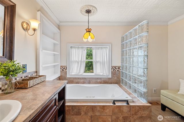 21260 Lake Sixteen Road, Mount Vernon, WA 98274