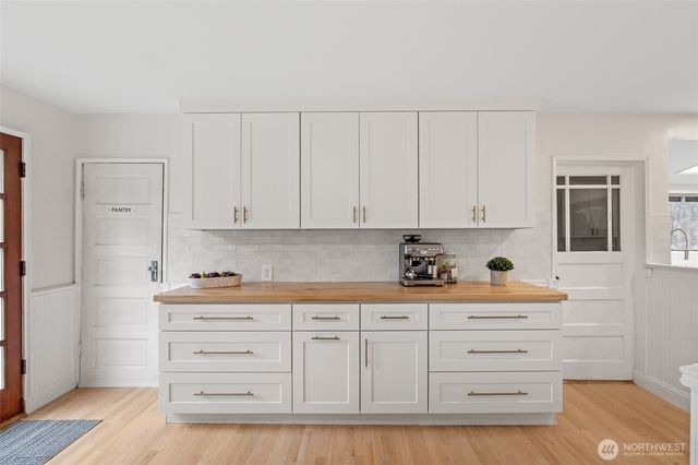 21260 Lake Sixteen Road, Mount Vernon, WA 98274